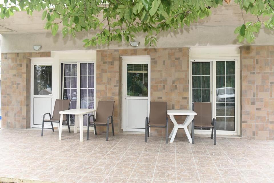 Villa Leonidas Koutsoupia Kókkinon Nerón Kültér fotó
